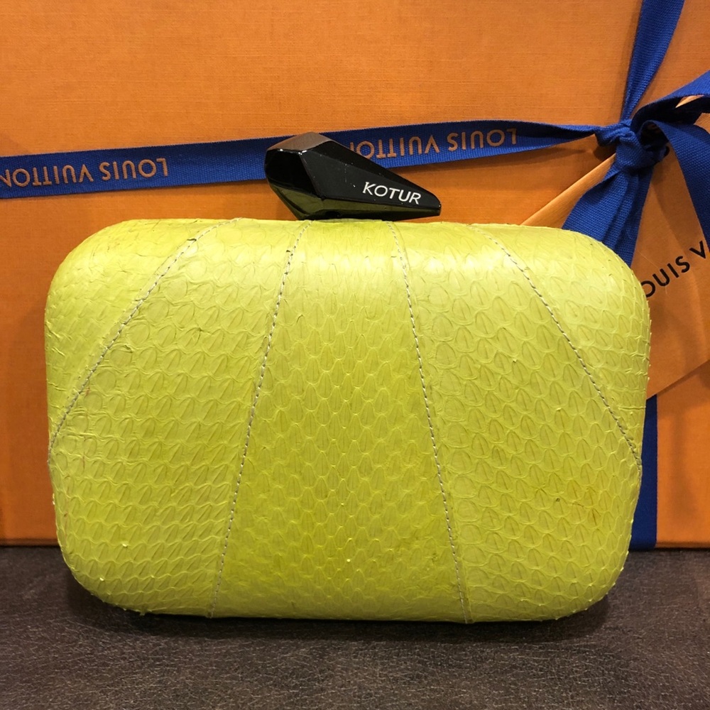 Kotur Mini Neón Yellow Clutch